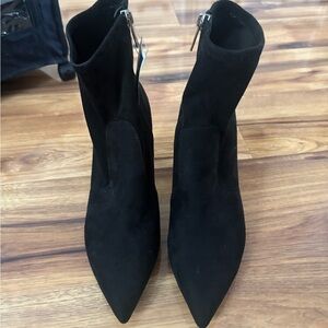 Marshalls Black Heeled Boots with Sleek Design